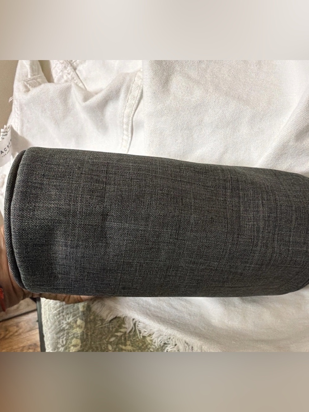 Men's 13 lune Flagship x Formia Gray Cylindrical Zippered Travel Pouch Red Handl - Picture 7 of 7